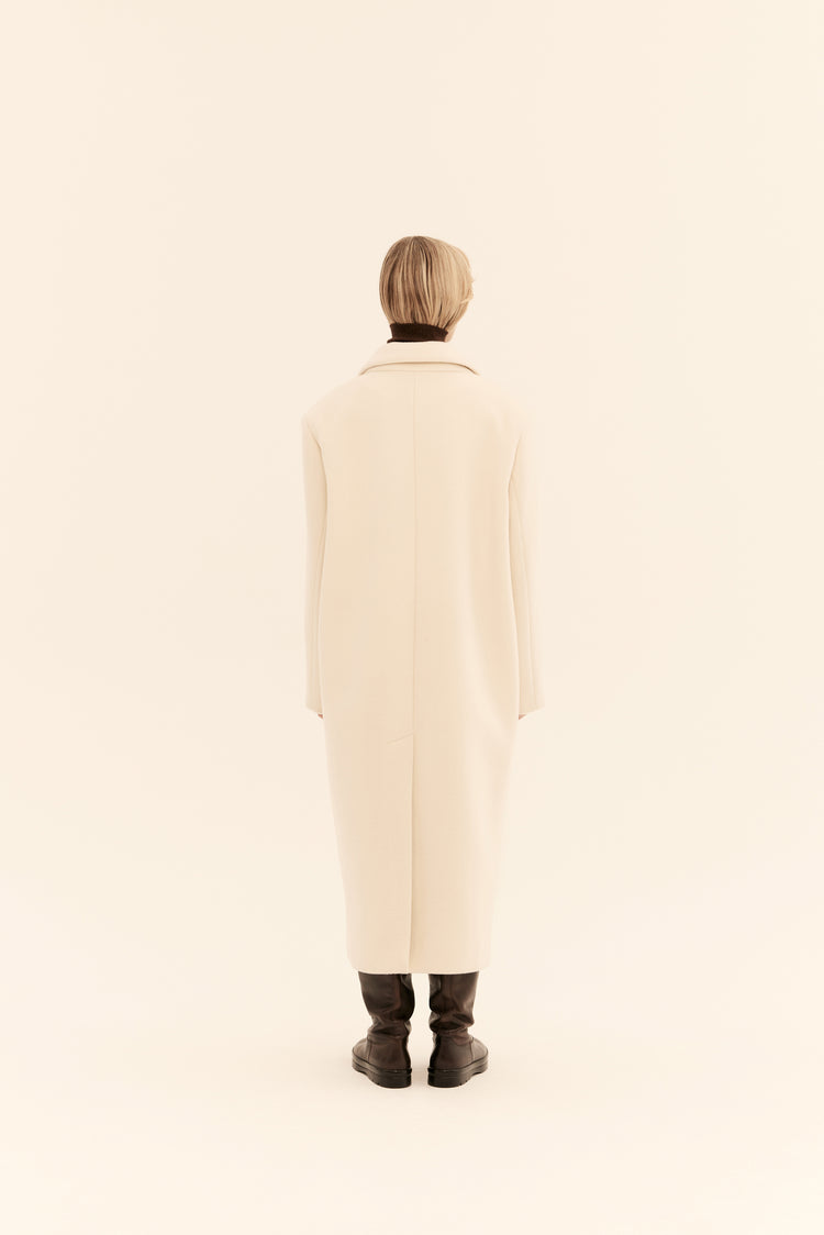 Bulky coat (((Classy))), milky white
