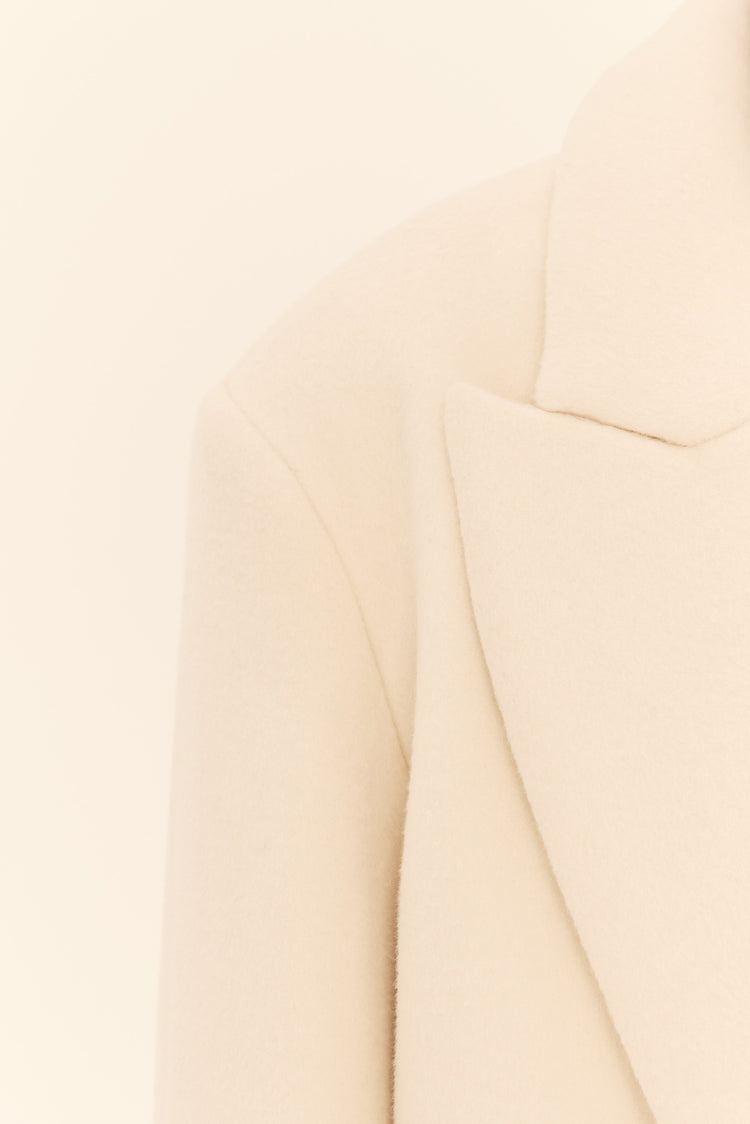 Bulky coat (((Classy))), milky white